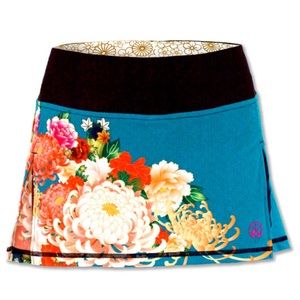 INKnBURN Women’s Kimono Sports Skirt Size 2